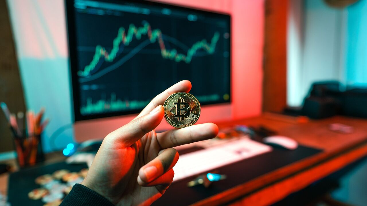 Illustratie voor: Risico’s en beloningen van cryptocurrency-investeringen