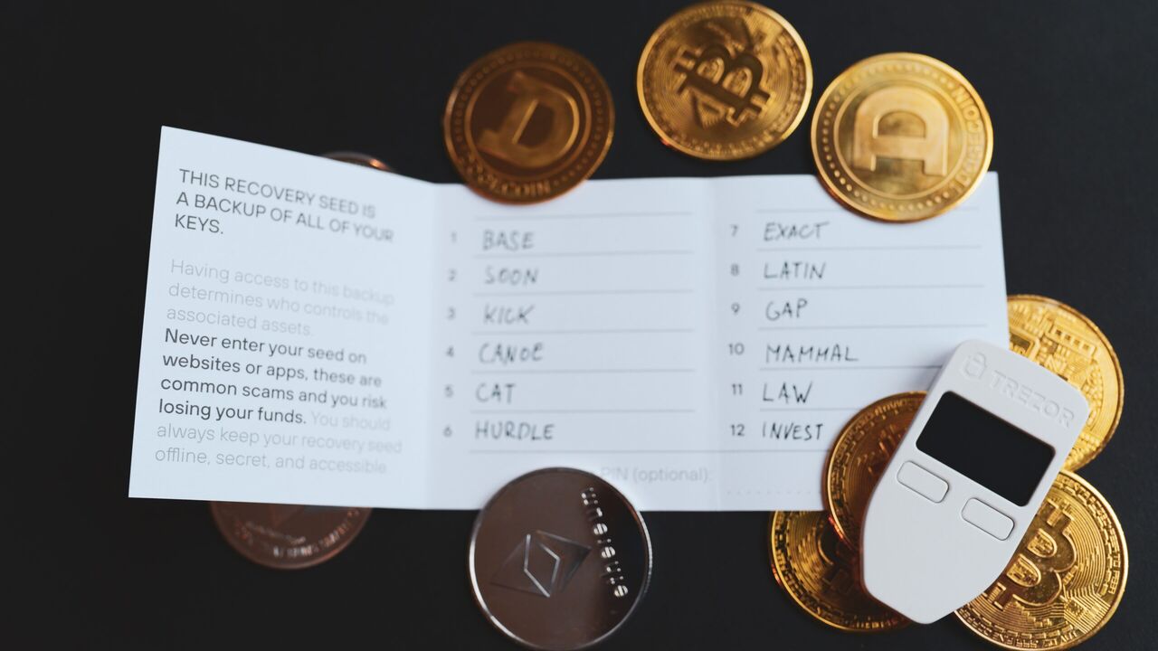 Illustratie voor: Oprichter crypto wallet voor €144.160 bestolen bij Airdrop scam