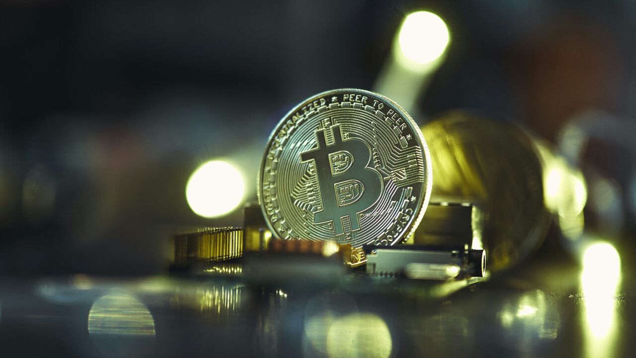 Illustratie voor: Bitcoin meer waard dan grote bedrijven, haalt Tesla en andere in